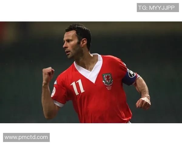 曼联前助教自愿放弃世界杯经历英格兰出局与纽卡降级的双重考验